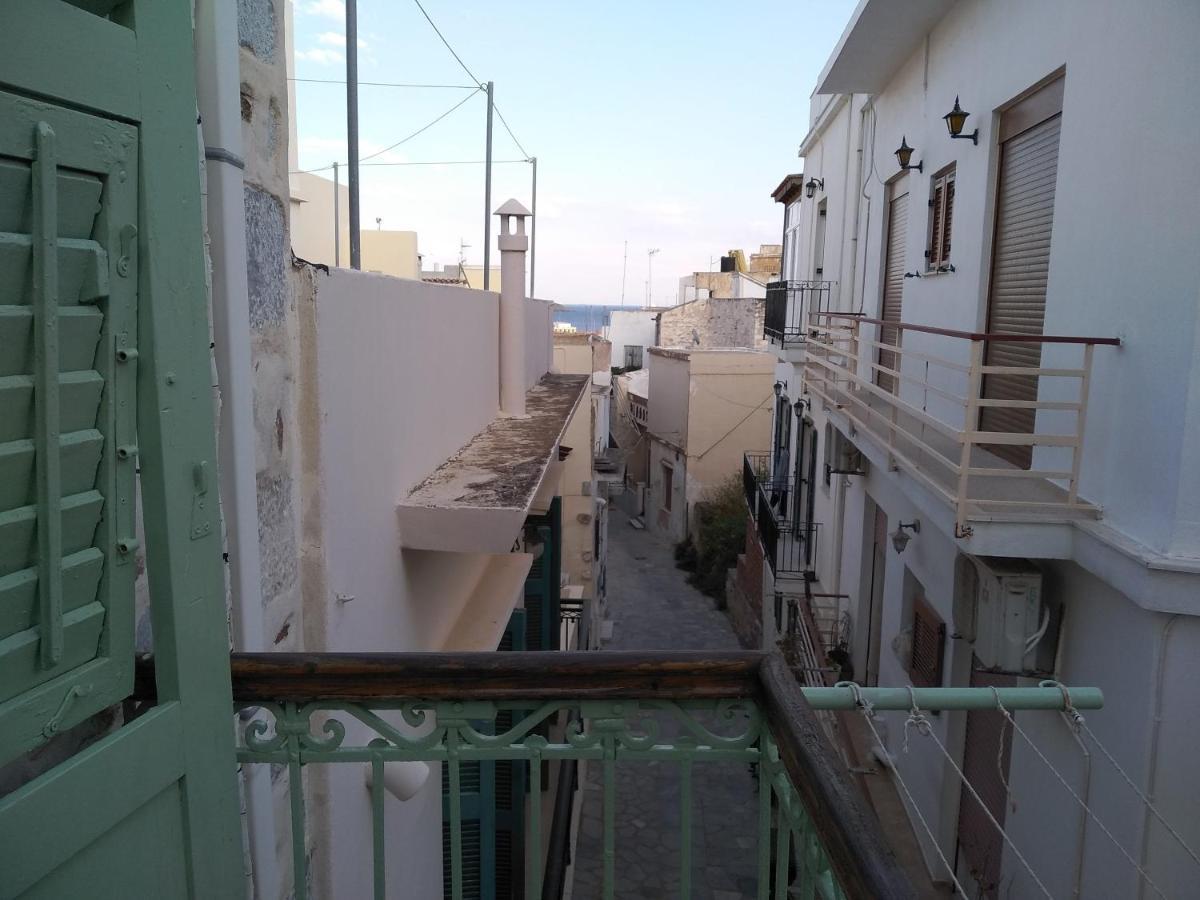 1872 - Agnes, Cozy Stony Apartment With Balcony Ermoupoli Exterior foto